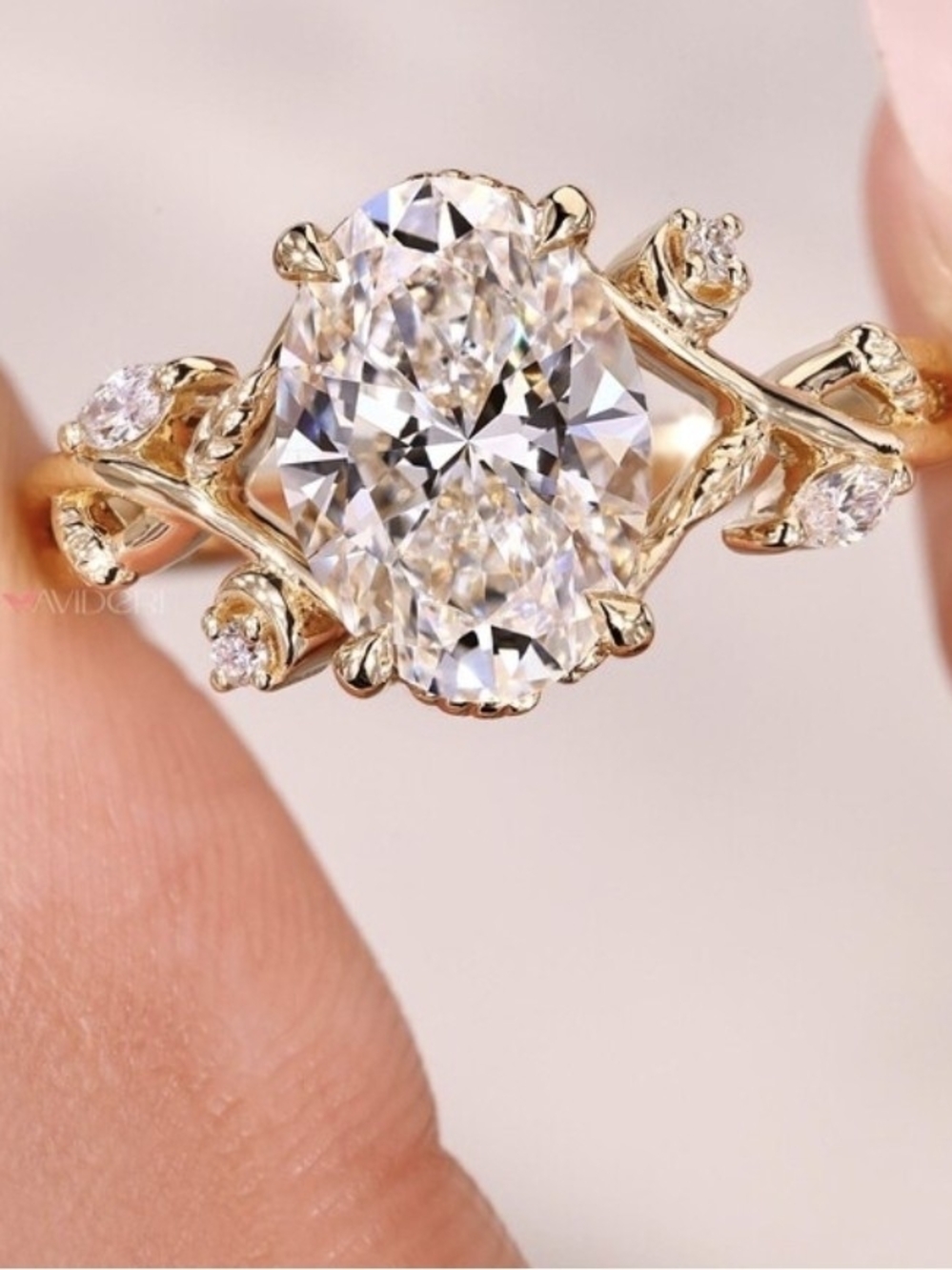 VVS1 D color 2.35 Carat* Oval-cut Moissanite Marquise&Round-cut accents Size 6*